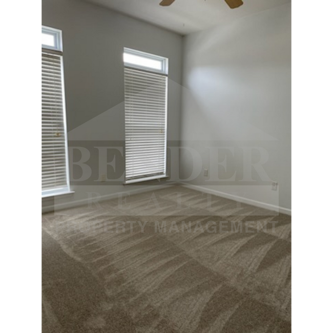 Photo - Emmyllie Ct- 130/132 Unidad 132