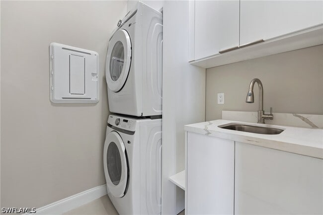 Photo - 2903 37th St W