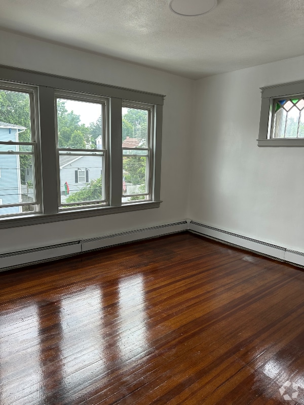 Building Photo - 0 Bond St Rental
