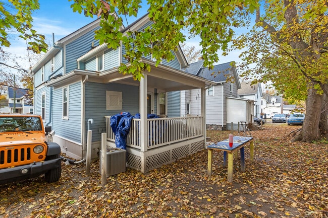 1209 E University Ave