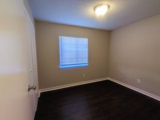 Photo - 118 Garr Ln Unit E104