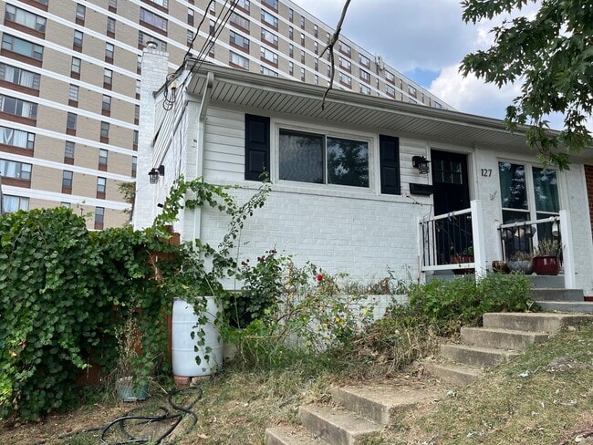 Photo - 127 S Jordan St