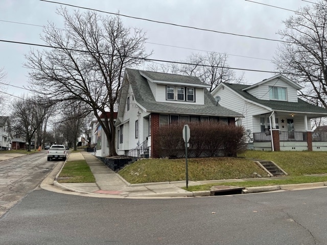 Building Photo - 879 Chester Ave