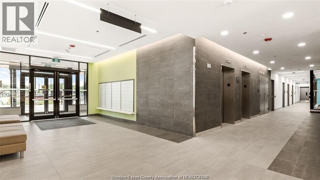 Photo - 3100 Meadowbrook Ln Unité 305