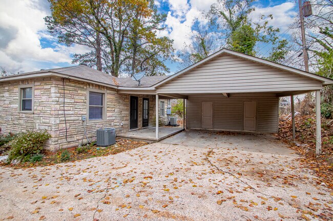 Photo - 2221 Blackwood Rd