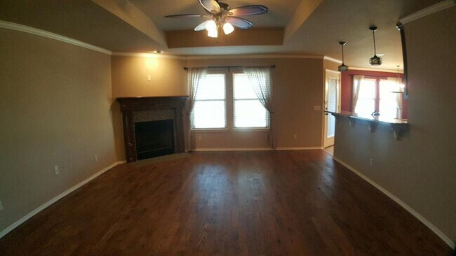 Photo - 7041 Cherokee Crossing West