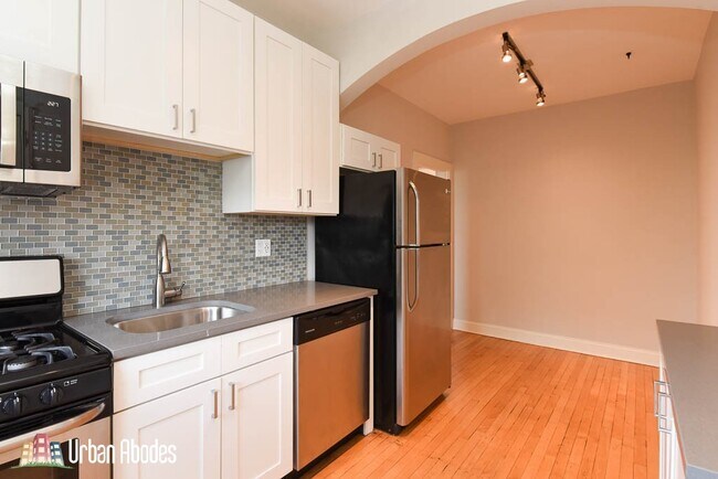 Photo - 2331 N Rockwell St Unit J04W