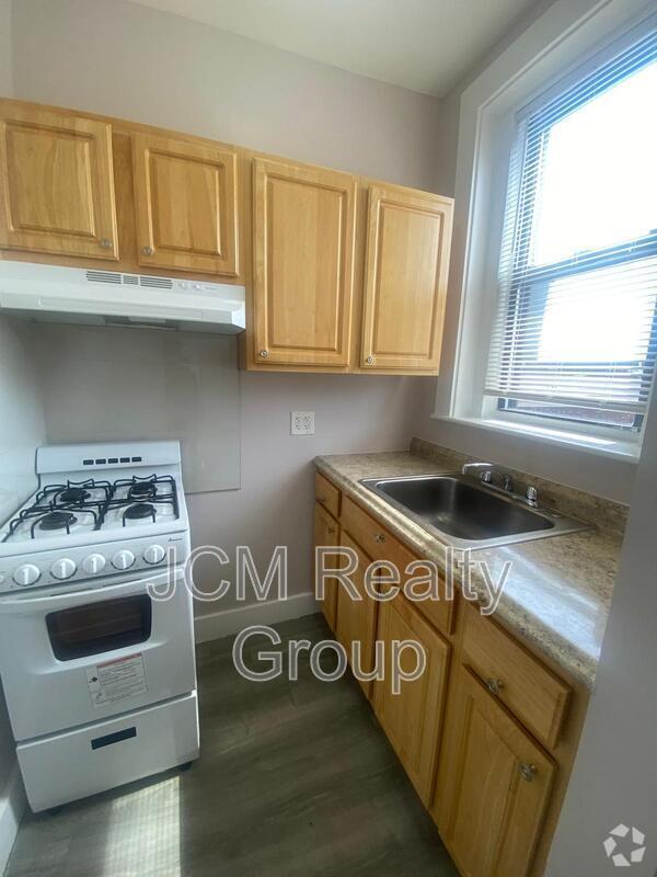 Building Photo - 124 Central Ave Unit U21 Rental