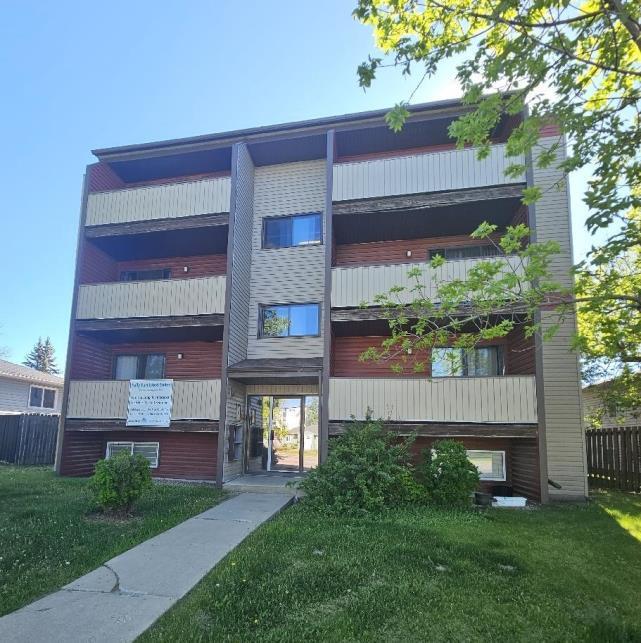 Building Photo - 10609 102 St Unit 201