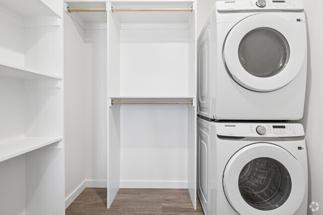 1A F412 Model - 1BR, 1BA - 586SF - Closet and Laundry Room