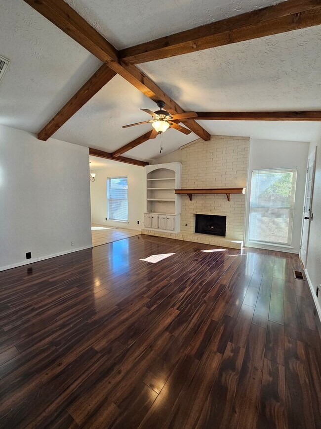 Photo - (3) Bed/(2) Bath Avail NOW! Oakhurst Addit...