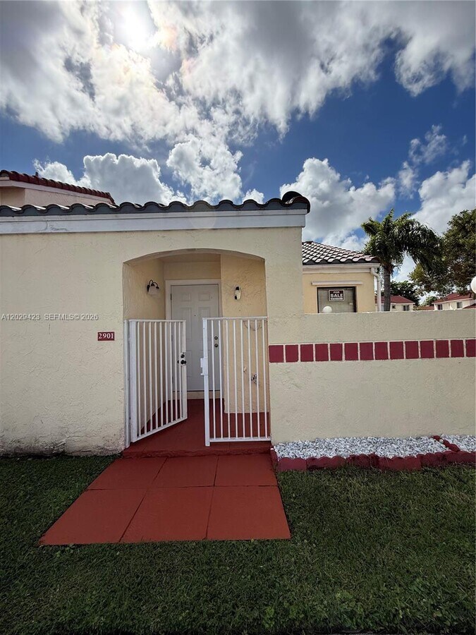 Photo - 2901 San Remo Cir
