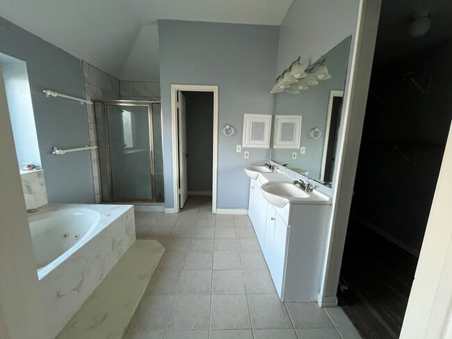 Photo - 2318 Pheasant Creek Dr