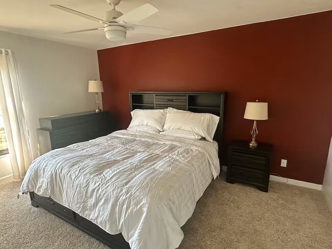 Photo - 5625 Trailwinds Dr Unit 412