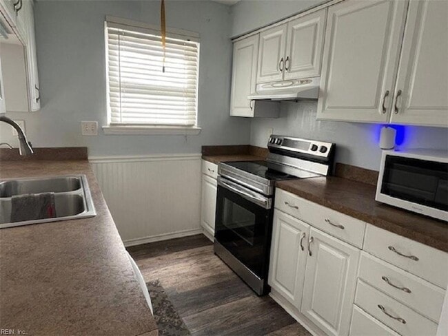 Photo - 1720 Rueger St