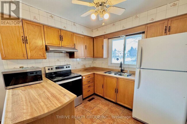 Photo - 1394 Basswood Rd