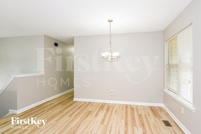 10 Piedmont Ln