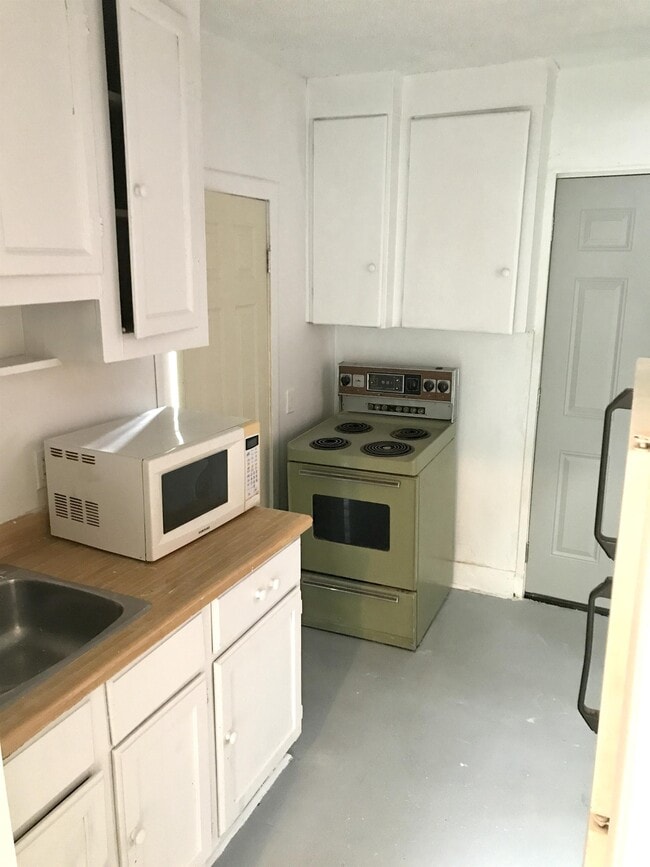 Photo - 340 Alfred Ave Unit 1