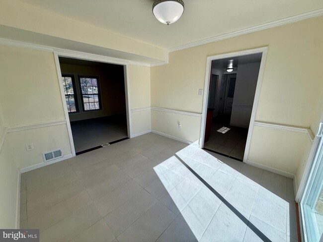 Photo - 753 Chapelgate Dr House