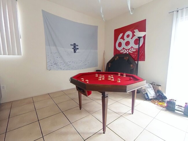 Photo - 5 bed 3 bath w/ large rooms and backyard