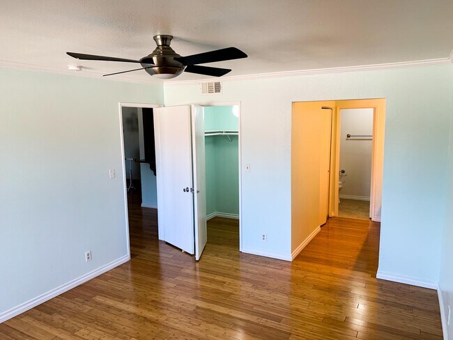 Master bed - 7800 Topanga Canyon Blvd Unidad 217