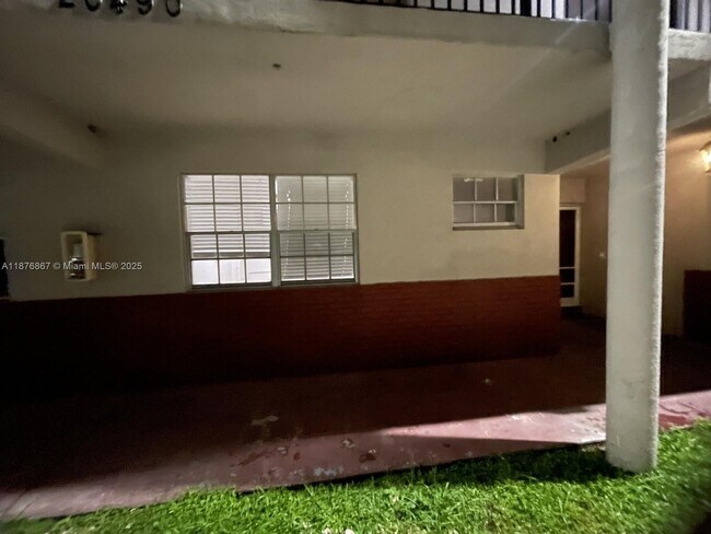 Building Photo - 20490 NW 7th Ave Unit 5 Rental