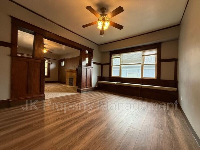 Photo - 609 6th Ave N