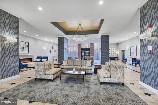 Building Photo - 5500 Holmes Run Pkwy Unit 703