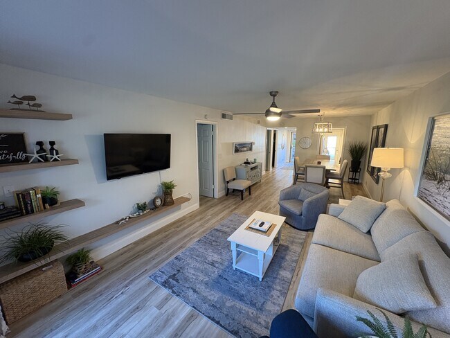 Photo - 512 W Venice Ave