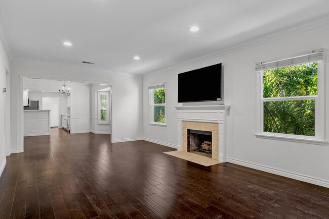 Photo - 4242 Van Nuys Blvd