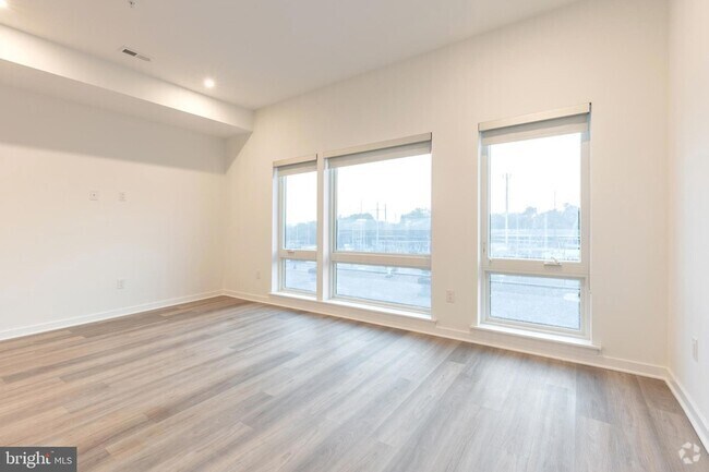 Building Photo - 3120 W Jefferson St Unit 203 Rental