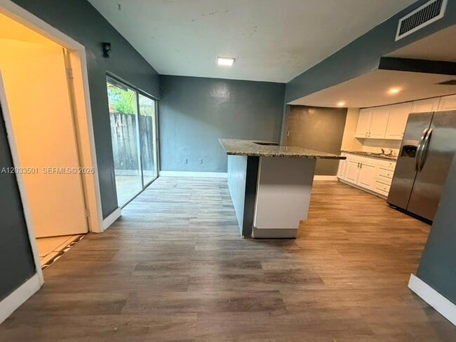 Photo - 274 NE 141st St
