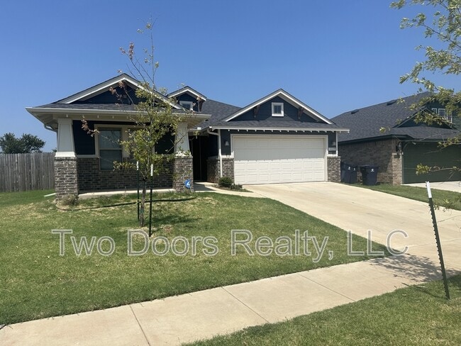 Building Photo - 2229 Roca Dr