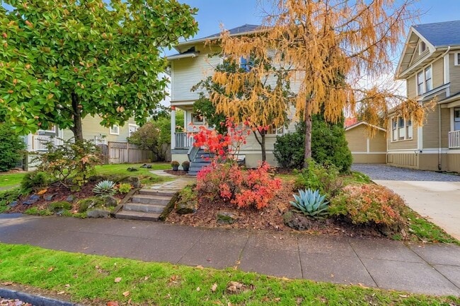 Building Photo - 4904 NE 16th Ave