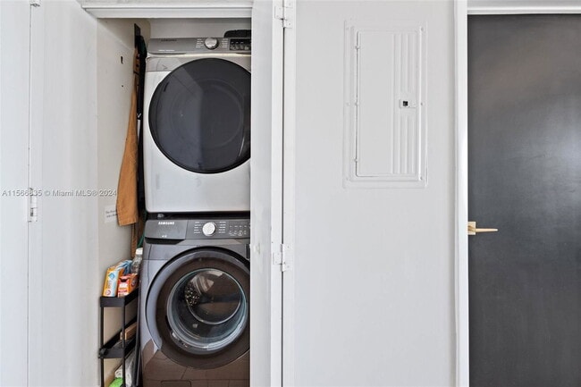 Photo - 90 SW 3rd St Unit 2406