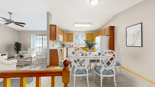 Photo - 415 S Bahnson Ave