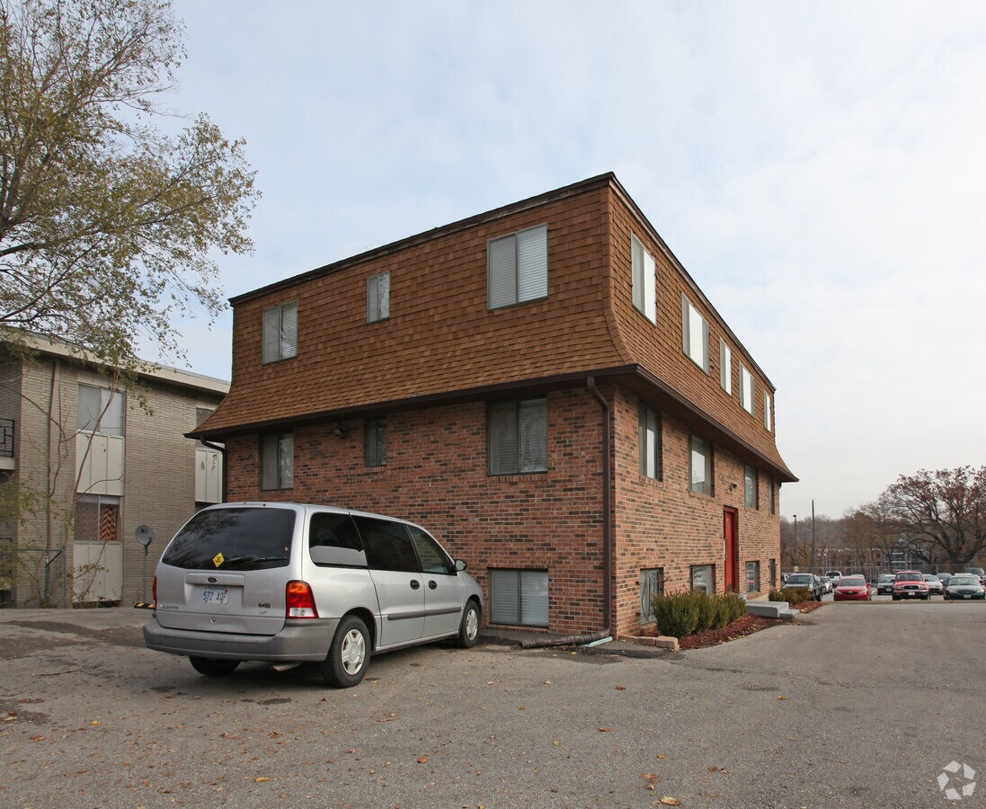 Building - Washita Club Apartments