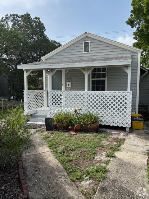 Building Photo - 716 High St Unit Cottage Rental