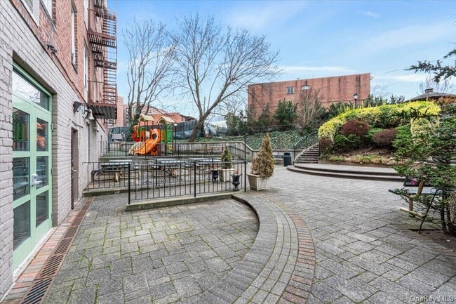 Photo - 59-30-59108 108th St Unit 6j