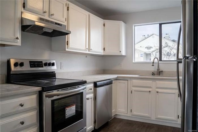 Photo - 313 W Lehow Ave