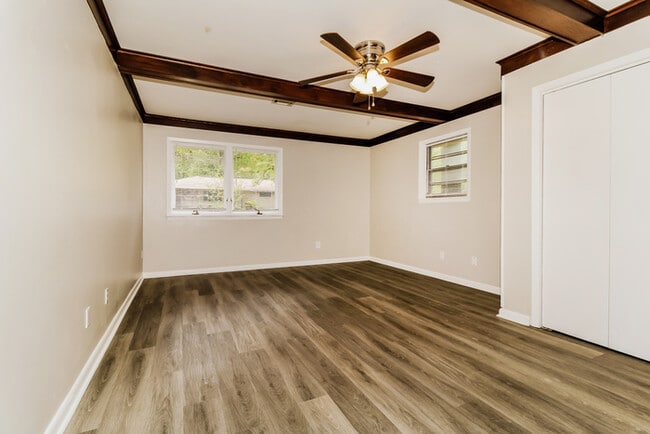 Photo - 1600 Grove Hill Rd