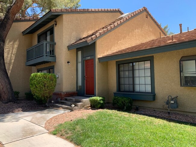 Building Photo - 2448 Pickwick Dr