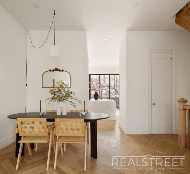 Photo - Stunning Brand New Townhouse for Rent in Bushwick! Unidad 2