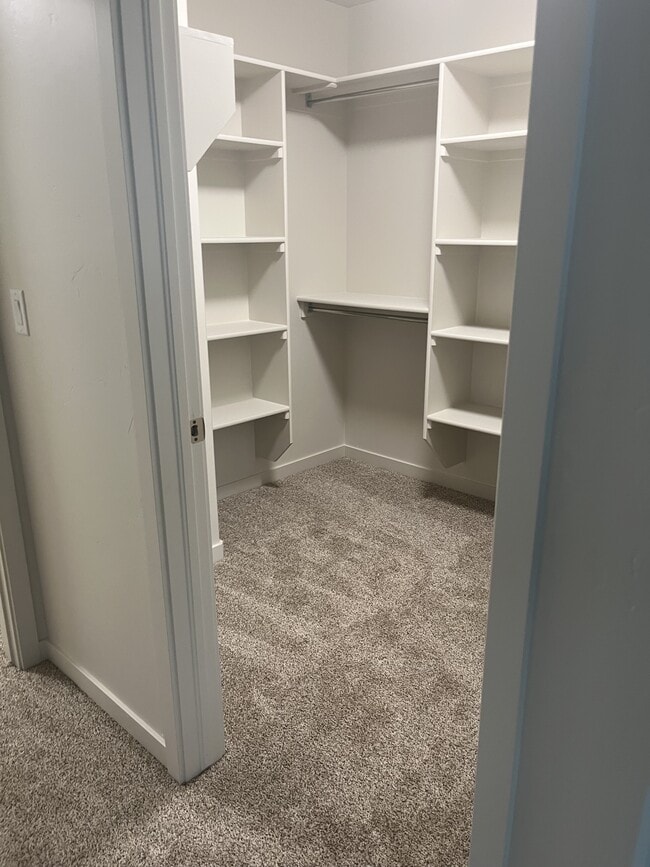 Photo - 2778 Caspian Wy