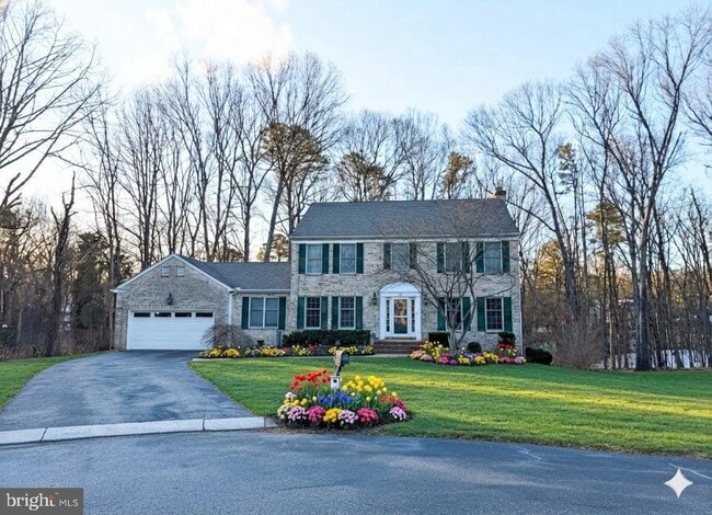 Building Photo - 743 Live Oak Dr