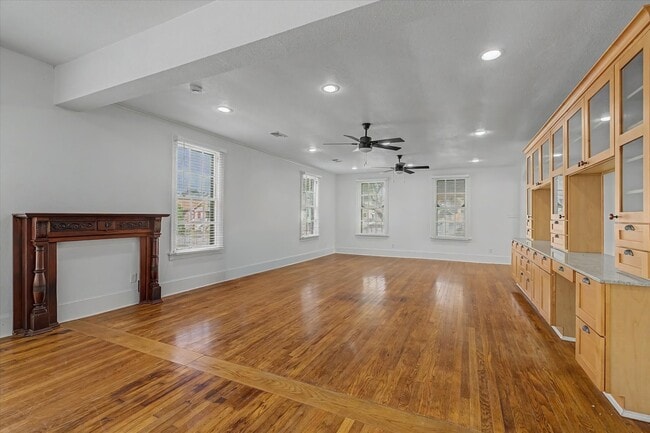 Photo - 1102 Postoffice St
