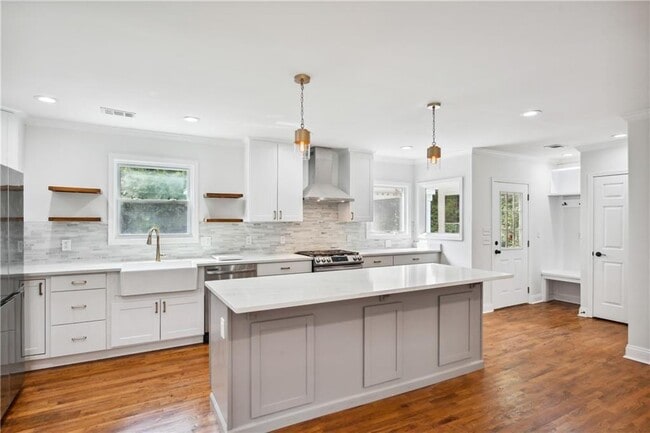 Photo - 1249 Goodwin Rd NE