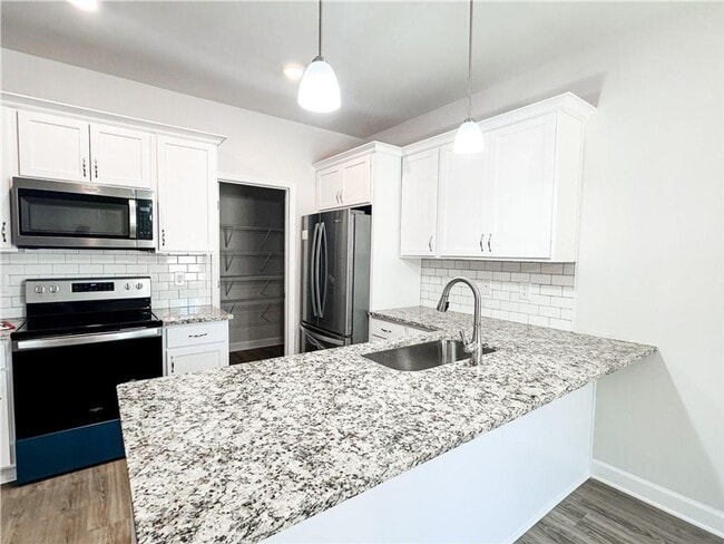 Photo - 3/2.5 Townhome in Great Lula location