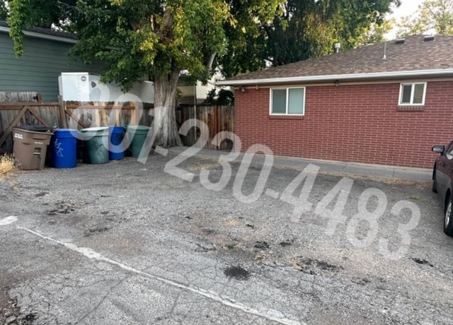 Off-Street Parking - 858 Yale Ave S