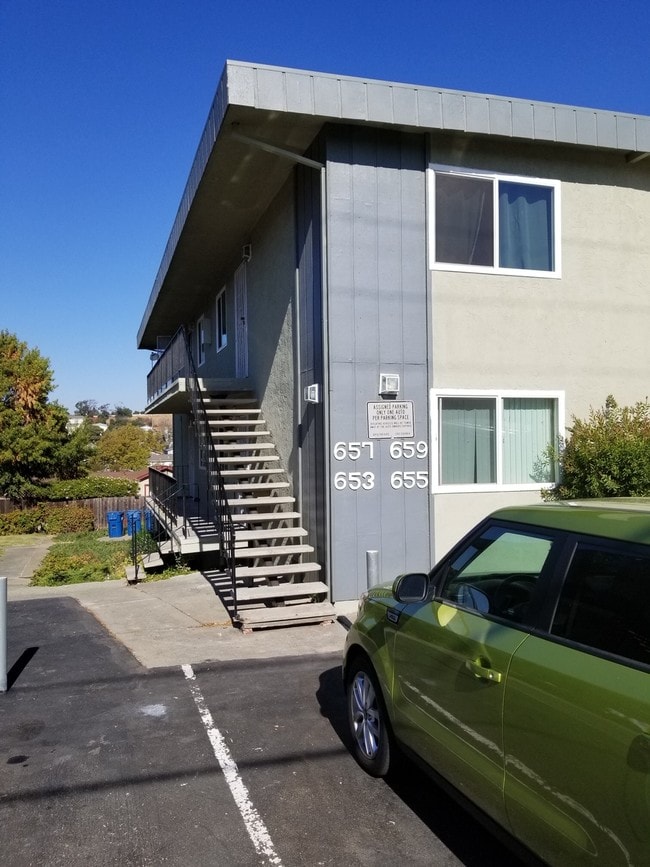 Beautiful Building With Views Of the Bay - 659 E I St Unit 657 Rental